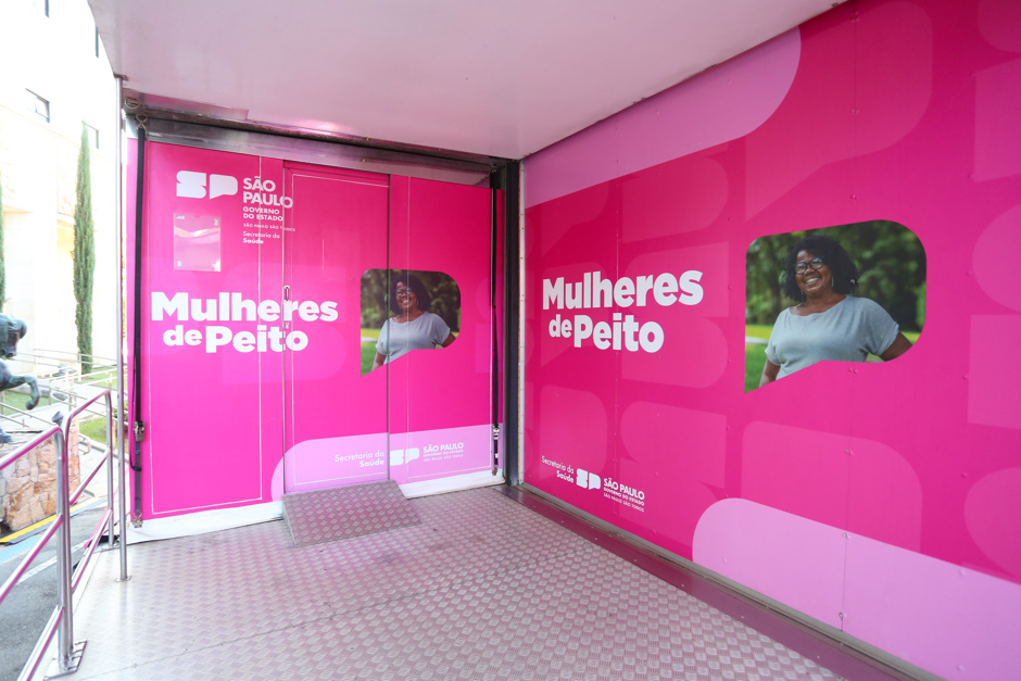 Carretas de ​Mamografia e ​Empreendedorismo do movimento SP Por Todas - Secretaria Estadual de Políticas para a Mulher
