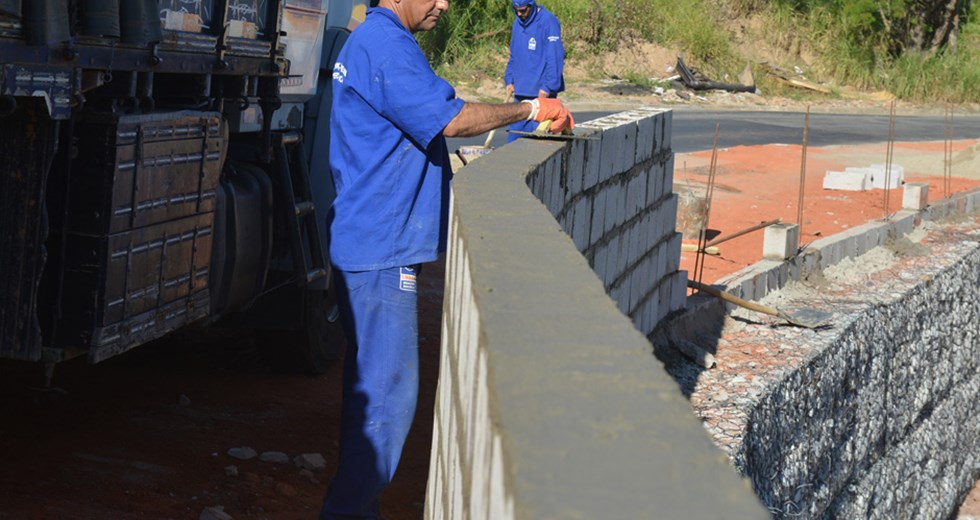 Construção do Muro  Maria Cândida Delgado  Zona Norte 29 05 2018