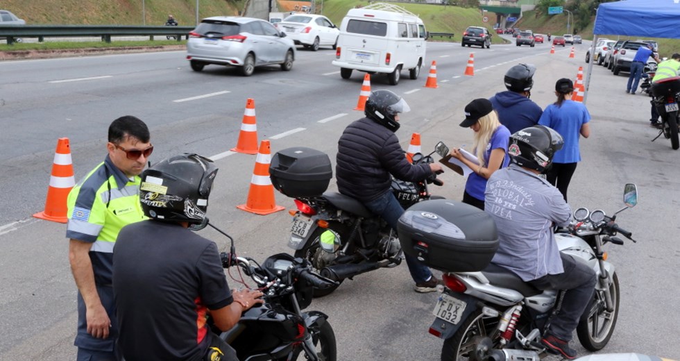 Ação Educativa com motociclistas na Semana do Trânsito