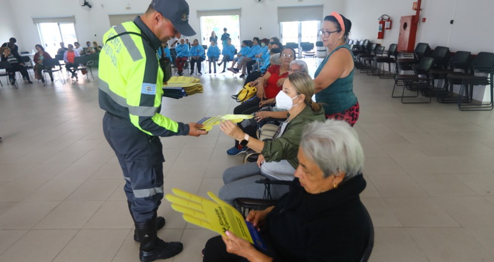 Palestra na casa do idoso - Ação faz parte da Programação da Semana Nacional de Trânsito de São José. Foto: Claudio Vieira/PMSJC 22-09-2022   