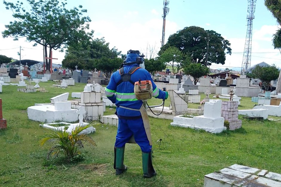Manutenções em cemitérios para Dia de Finados chegam na etapa final