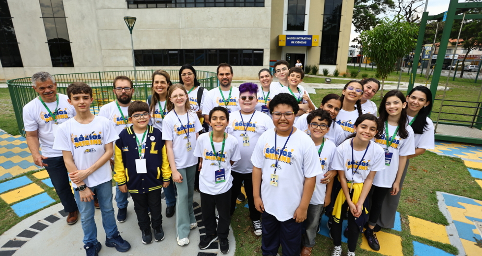 Projeto Sócios-Mirins visita o MIC. Foto: Claudio Vieira/PMSJC 05-11-2025 