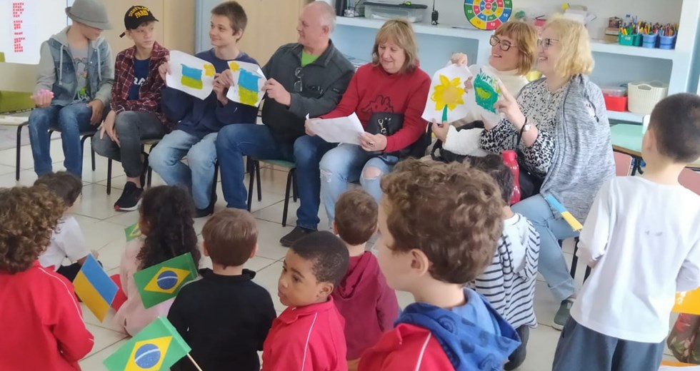 Pedagogia dos Sonhos - Crianças sonham com paz na Ucrânia e recebem visita especial 
