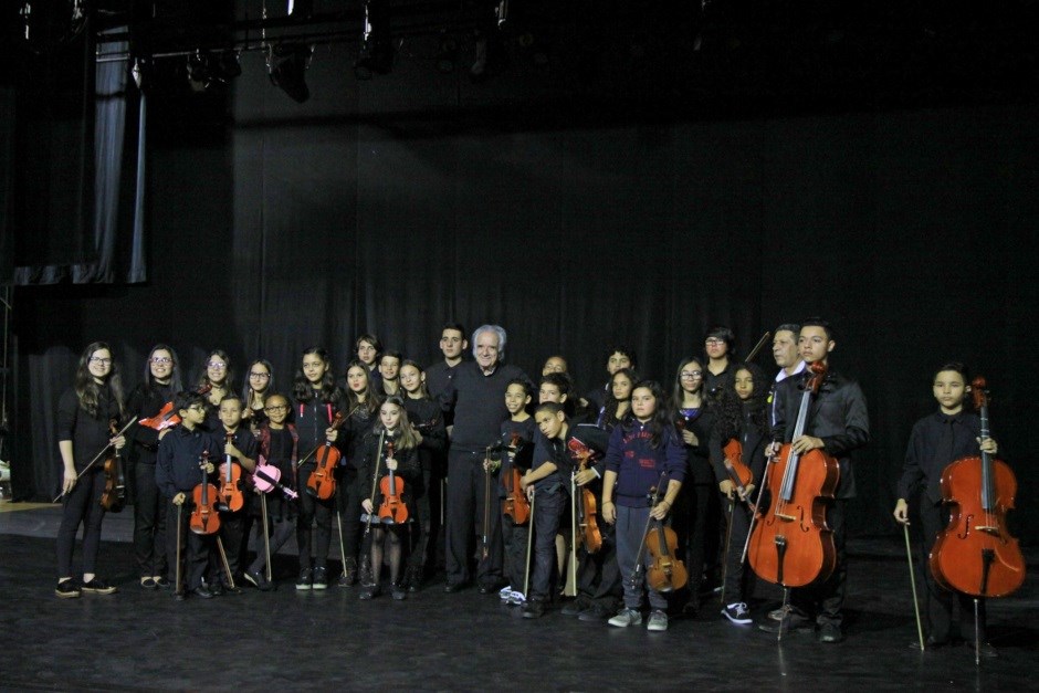 Orquestra Luzes da Ribalta com maestro João Carlos Martins