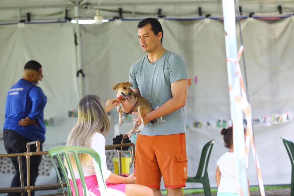 1ª Feira de Adoção de Cães e Gatos e vacinação antirrábica CCZ. Foto: Claudio Vieira/PMSJC 28-01-2023