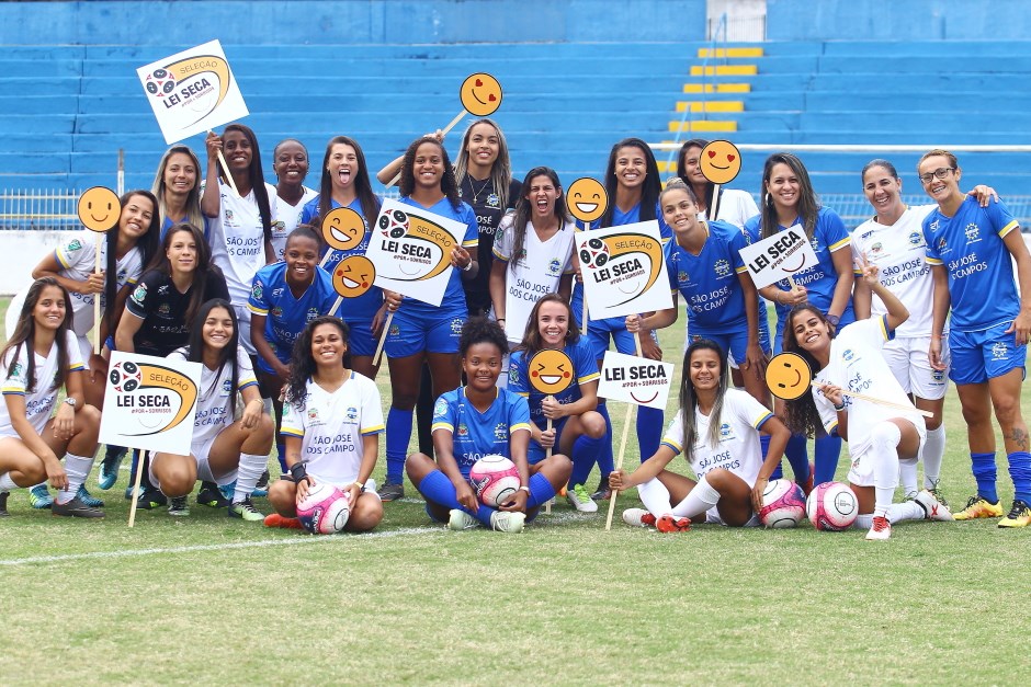 Campanha Seleção Por Mais Sorrisos - Equipe de Futebol Feminino. Foto: Claudio Vieira/PMSJC. 13-06-2018