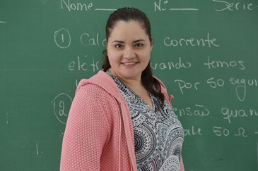 Suzana Aguera de Mello Santos, professora de física da Escola Estadual Moabe Cury