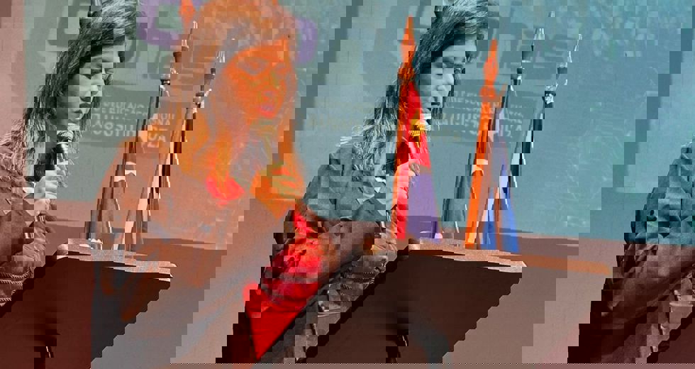 A solenidade reuniu familiares, professores e convidados no Teatro Municipal