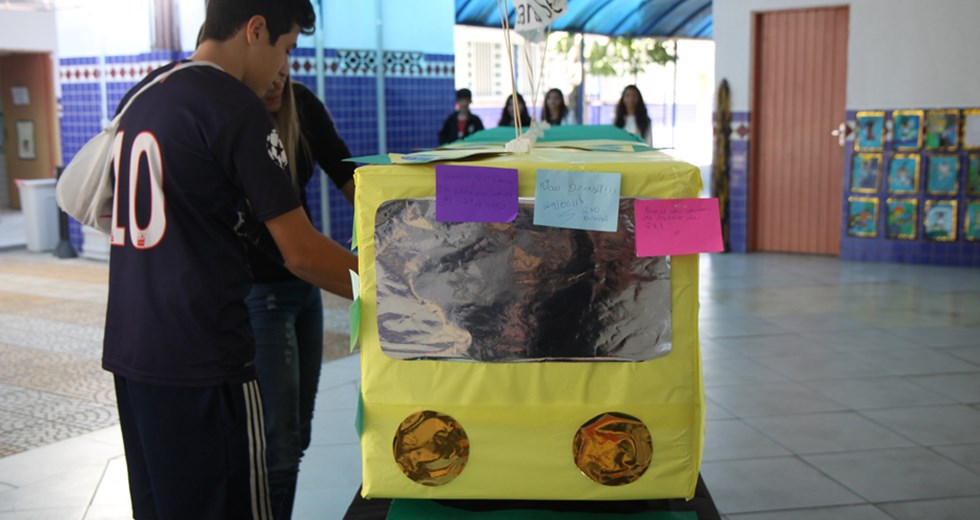 Escola do Galo Branco realiza evento sobre a Copa do Mundo com alunos 