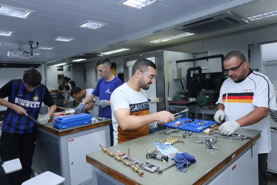 Projeto Carreta do Conhecimento Escola Móvel no CEPHAS