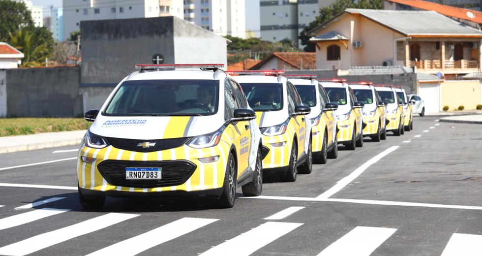 Entrega de Novas Viaturas Elétricas para os Agentes da Mobilidade. Foto: Claudio Vieira/PMSJC 28-07-2023