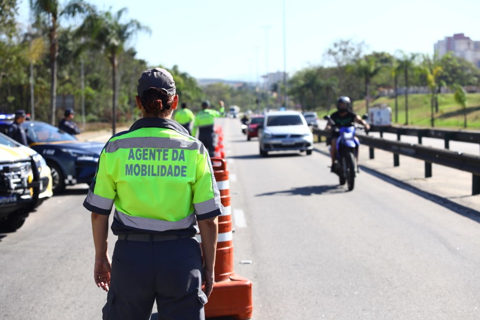 Operação de Fiscalização contra Transporte Clandestino. Foto: Claudio Vieira/PMSJC 18-08-2023