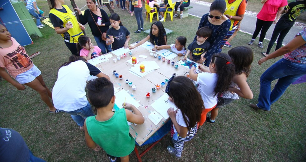 Programa Brincando nas Ferias no Poliesportivo da Vila Tesouro. Foto: Claudio Vieira/PMSJC. 16-07-2018