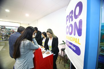 Campanha educativa especial do Procon no Shopping Centro. Foto: Claudio Vieira/PMSJC. 21-07-2018