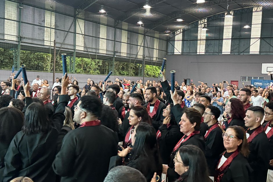 Formandos de oito cursos técnicos receberam os certificados