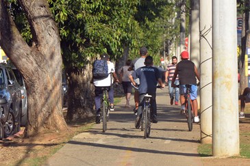 Ação Educativa de Mobilidade para o Trânsito de Ciclistas Na Avenida Andrômeda  20 08 2018