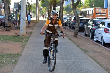 Ação Educativa de Mobilidade para o Trânsito de Ciclistas Na Avenida Andrômeda  20 08 2018