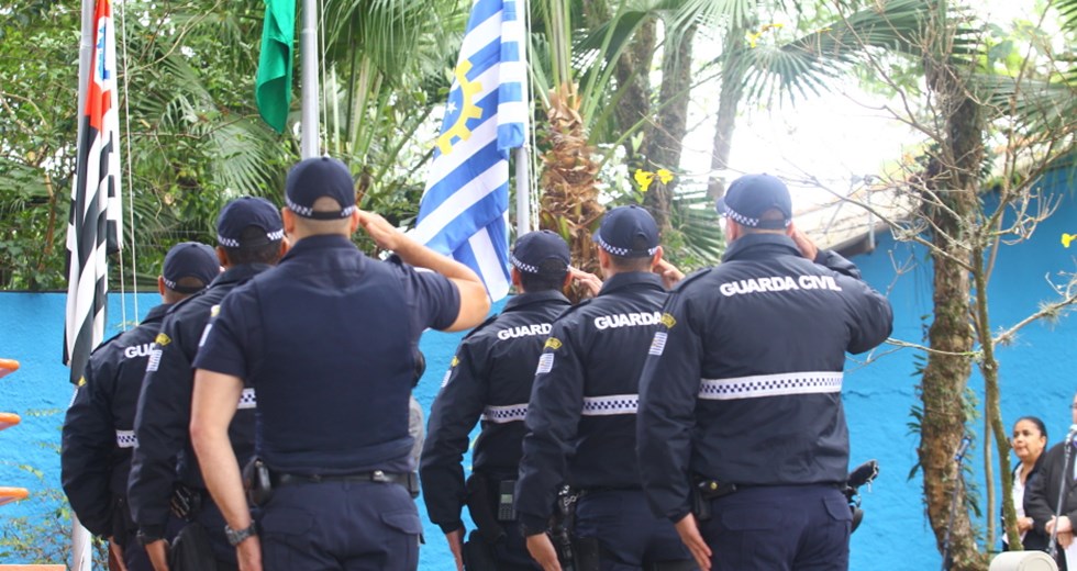 Aniversário de Eugênio de Melo - Hasteamento de Bandeiras. Foto: Claudio Vieira/PMSJC.