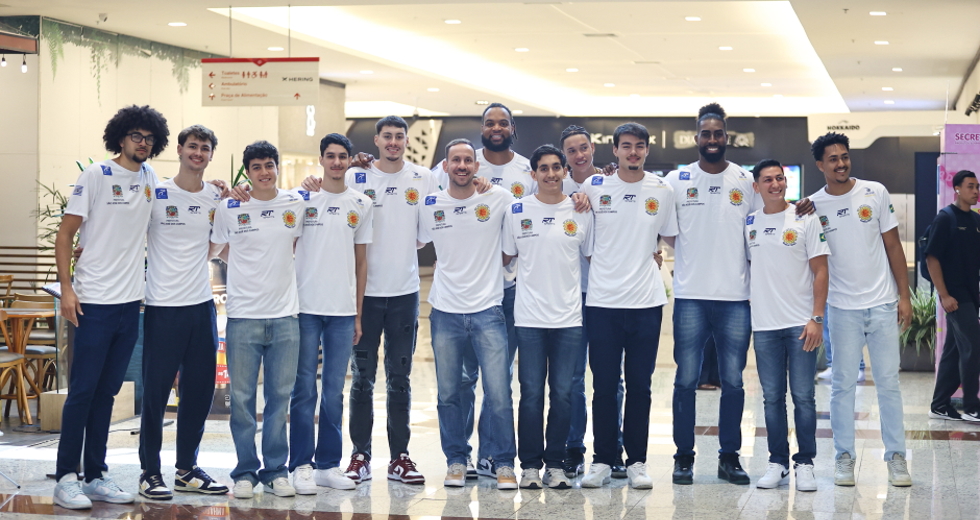 Apresentação do time de basquete masculino. Foto: Claudio Vieira/PMSJC 22-07-2025