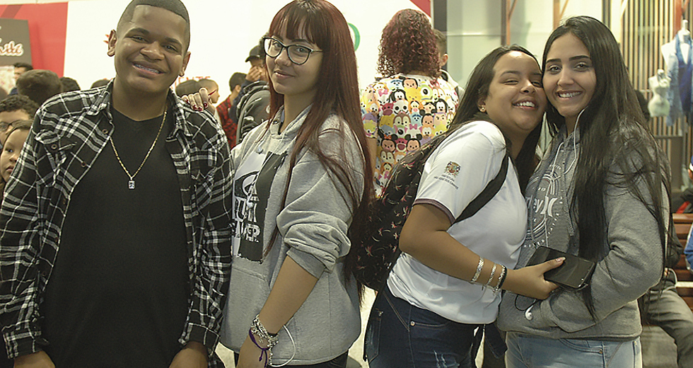 cinema-com-alunos-da-fundhas-27-09-2019-lucas-cabral-40.jpg