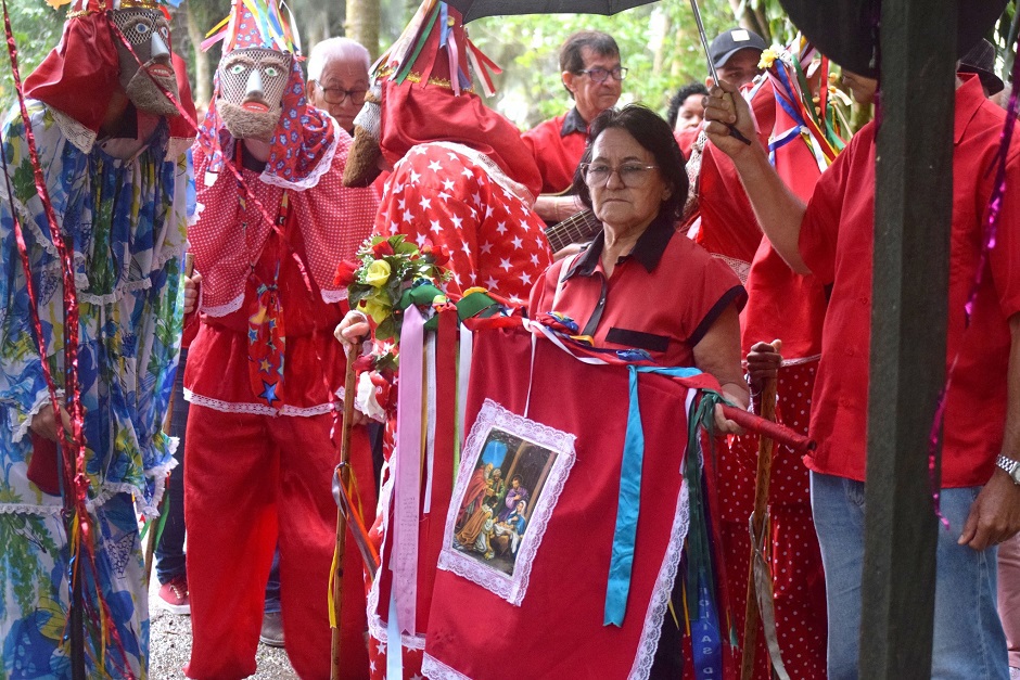 folia-de-reis-filhos-do-oriente-pmsjc.jpg