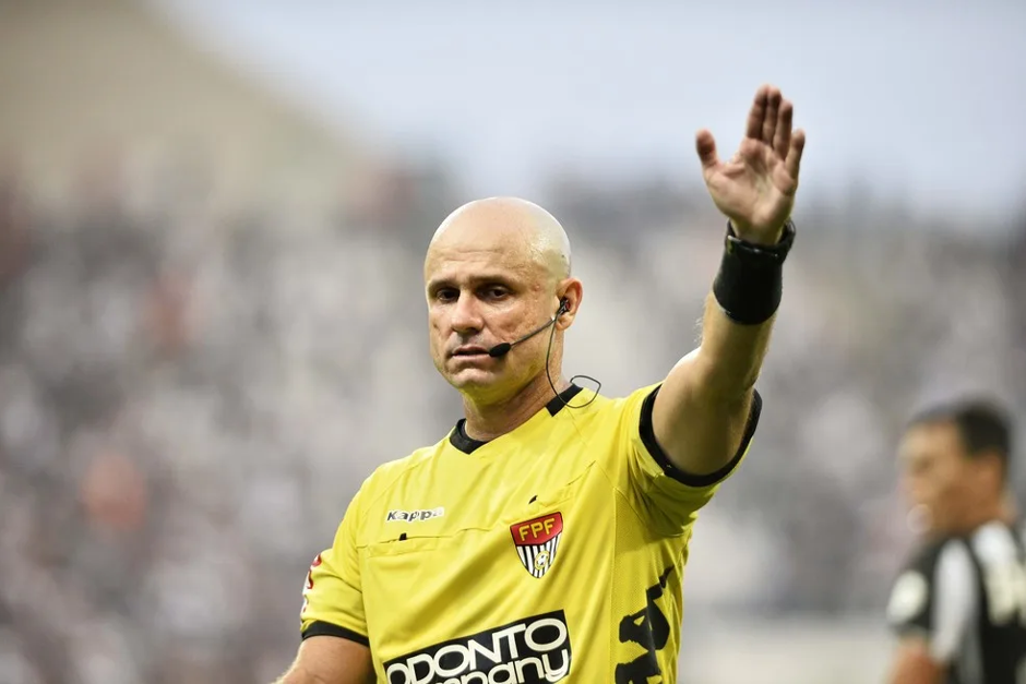 arbitro-vinicius-goncalves-dias-de-araujo-reproducao.jpg