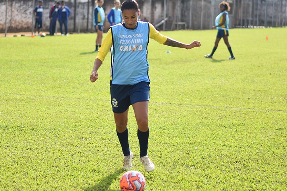 ar-fut-fem-poliana-5.jpg