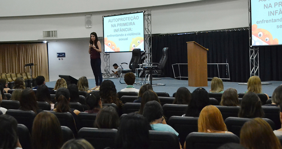 palestra-o-cuidado-com-a-primeira-infancia-03-10-2019-lucas-cabral-06.jpg