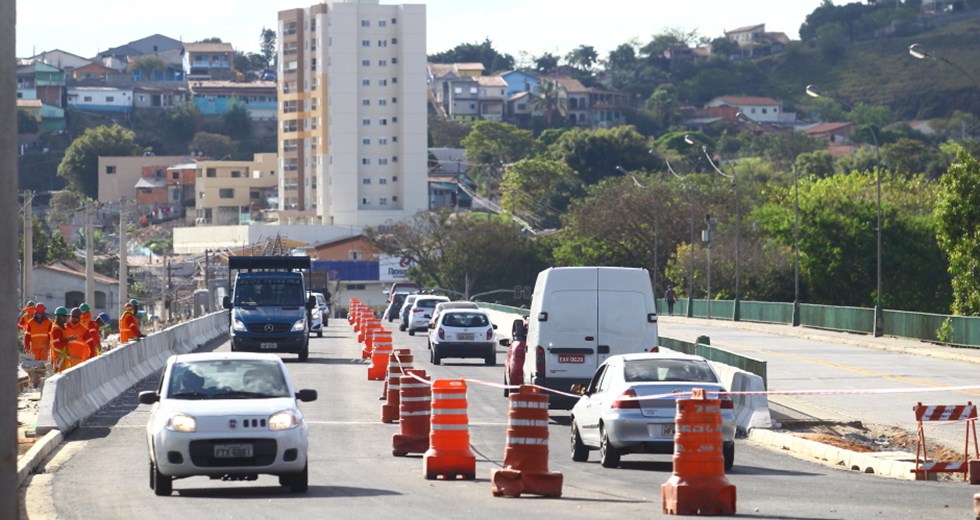 Ponta Maria Peregrina - Liberação do trânsito. Foto: Claudio Vieira/PMSJC. 30-08-2018