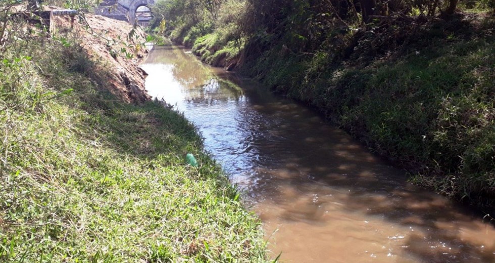  Limpeza do Córrego Cambuí