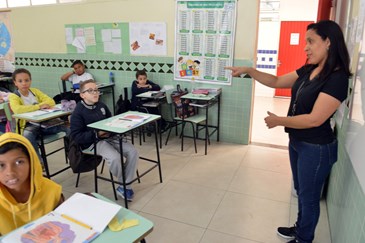Emef Maria Aparecida Ronconi escola Bilíngue para surdos  05 09 2018