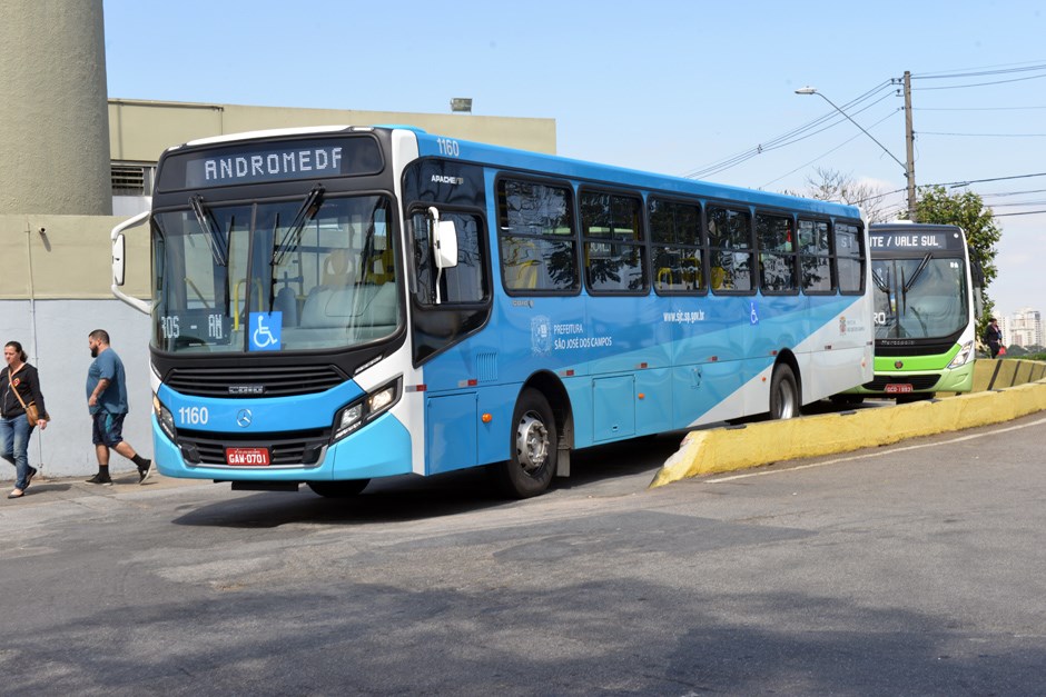 Onibus transporte público