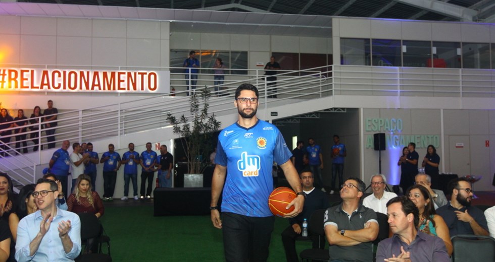 Apresentação do Novo Uniforme da Equipe do São José Basketball. Foto: Claudio Vieira/PMSJC. 10-10-2018