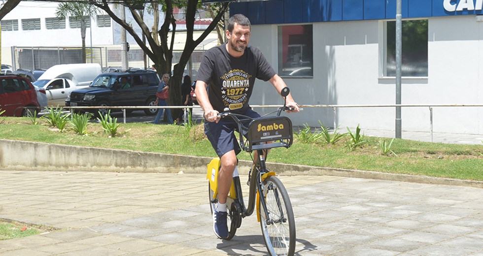 O publicitário Luiz Gustavo Pinto, que elogiou as bikes compartilhadas