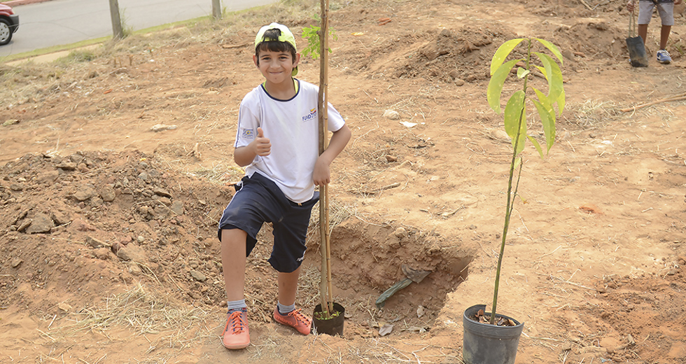 plantio-de-arvores-area-de-preservacao-permanente-corrego-alambari-20-09-2019-lucas-cabral-01.jpg