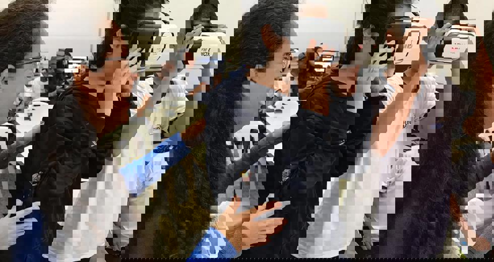 fundhas-putim_oculos-realidade-virtual-e-trabalho-de-empatia_4set1-19.jpeg