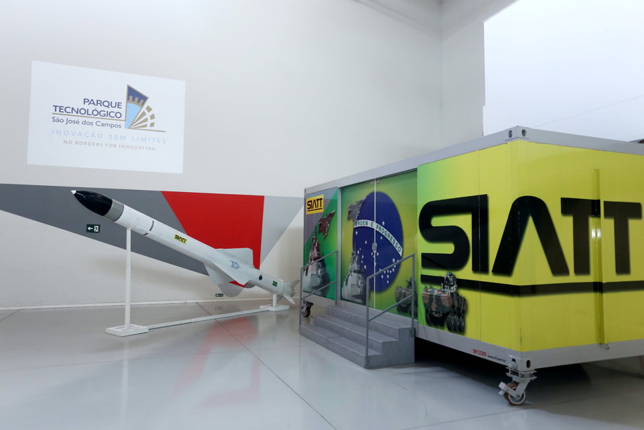 cluster-aeroespacial.jpg