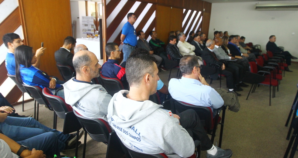 cv__8270-claudio_vieira.jpg