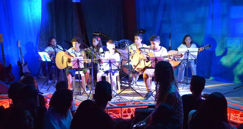 Arena Cultural da Fundhas emociona ao celebrar talentos dos alunos 