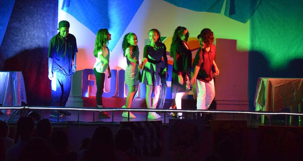 Arena Cultural da Fundhas emociona ao celebrar talentos dos alunos 