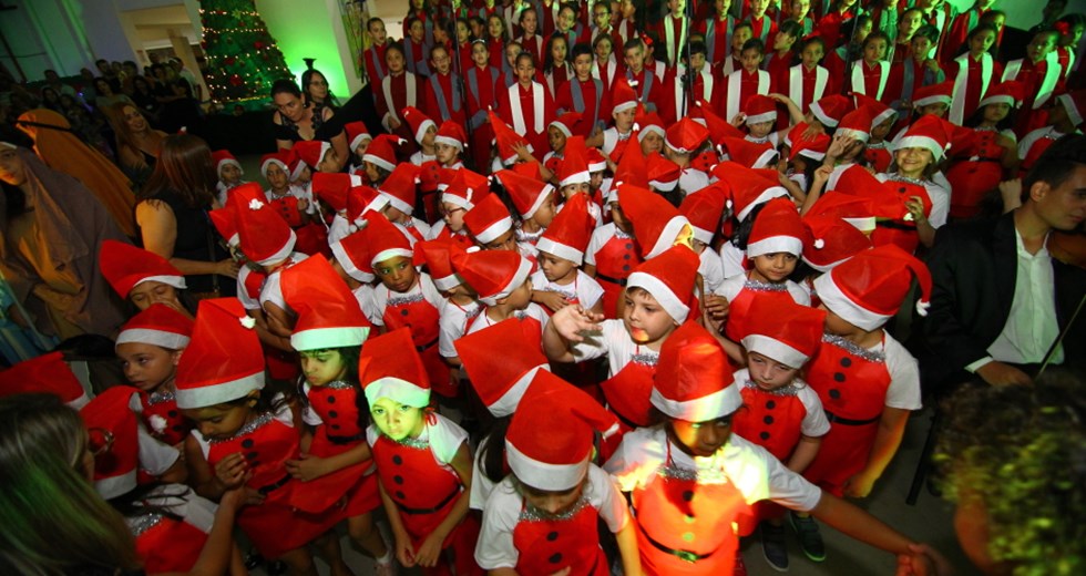 Cantata de Natal, com alunos de corais de 11 escolas municipais, no Cefe. Foto: Claudio Vieira/PMSJC. 04-12-2018