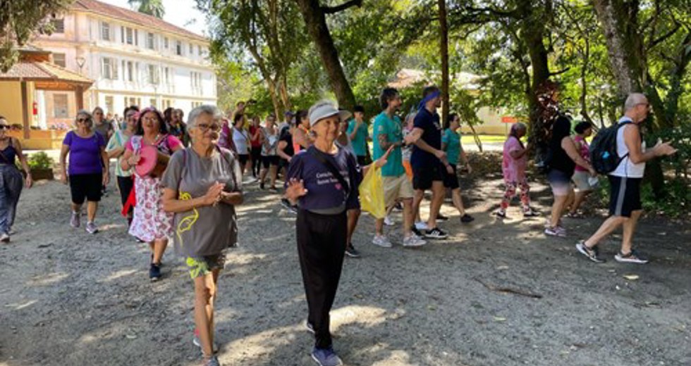 Grito de Carnaval dos frequentadores das Casas do Idoso no Parque Vicentina Aranha