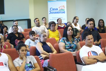 Programa Casa Joseense - Aporte financeiro às 37 famílias contempladas. Foto: Claudio Vieira/PMSJC. 20-12-2018