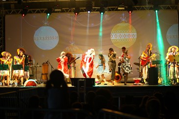Apresentação do espetáculo musical Casa de Noel, no centro da juventude região sul