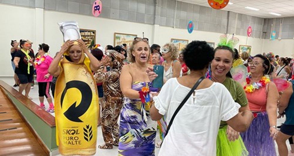 Concurso de fantasias de Carnaval na Casa do Idoso Centro