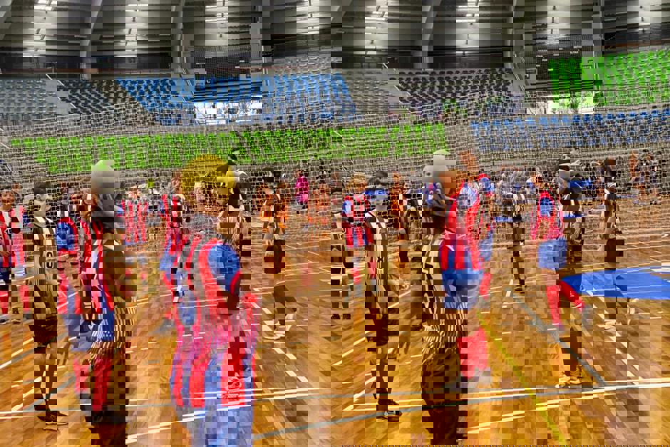 Modalidade mistura diversão, competição e valores dentro e fora da quadra