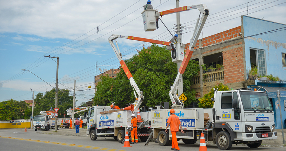 instalacao-lampadas-led-galo-branco-07-04-2019-lucas-cabral-04.jpg