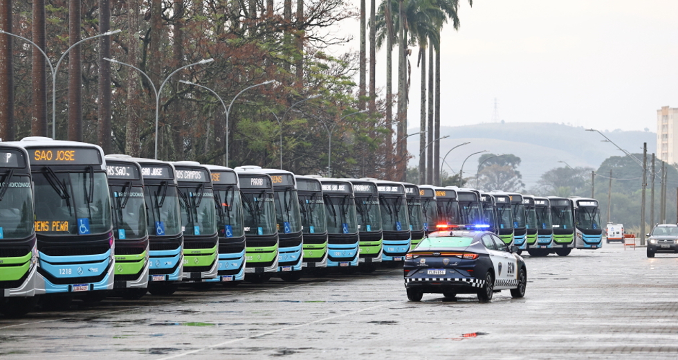 Coletiva de apresentação dos novos ônibus da frota da cidade. Foto: Claudio Vieira/PMSJC 25-07-2025   