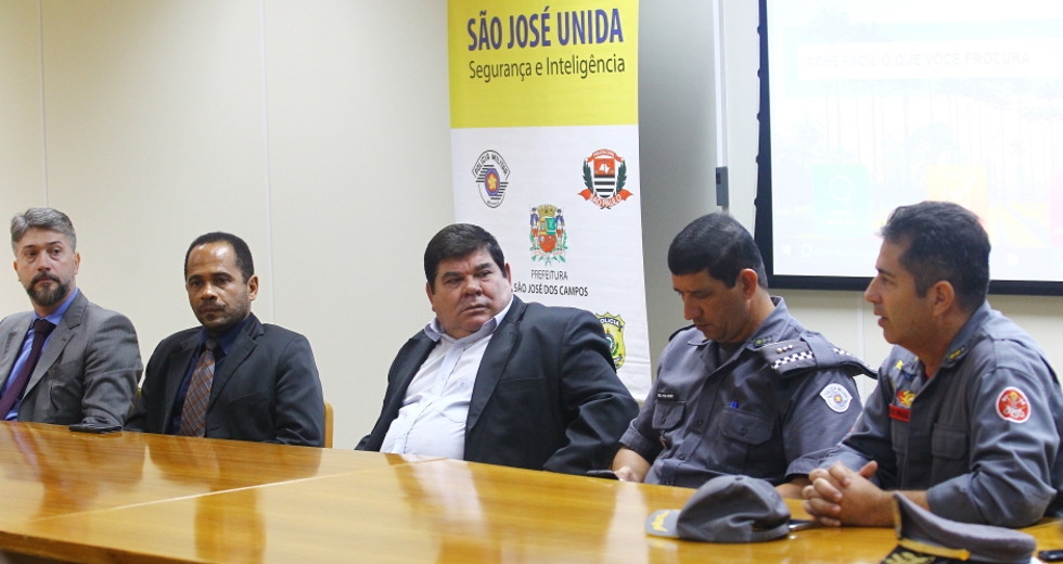 cv__0498-claudio_vieira.jpg