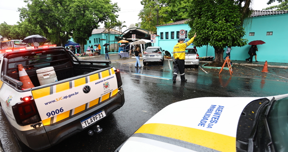 Feriado de Finados - Movimento no Cemitério Padre Rodolfo De Komorek no Centro. Foto: Claudio Vieira/PMSJC 02-11-2025   